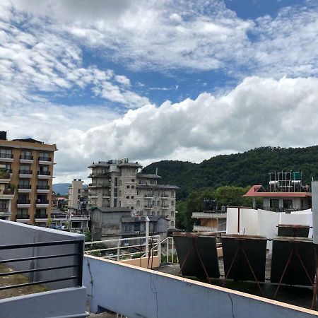 Hotel Golden Holiday Pokhara Exterior photo