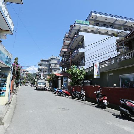 Hotel Golden Holiday Pokhara Exterior photo