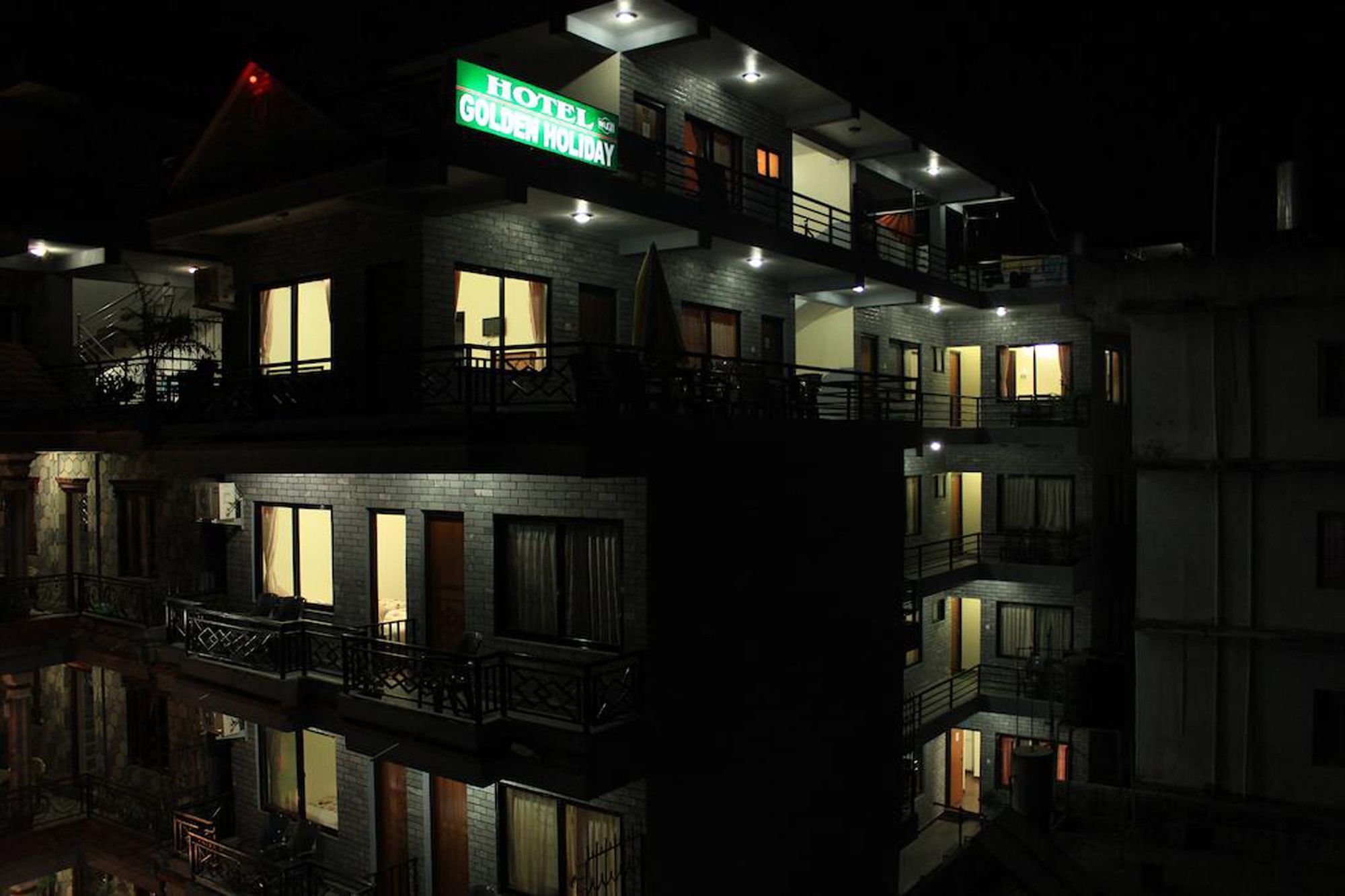 Hotel Golden Holiday Pokhara Exterior photo